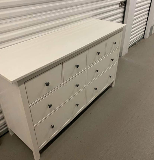 HEMNES White 8-Drawer Dresser