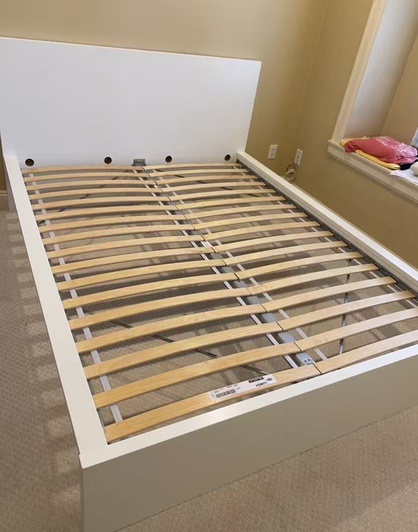 MALM 白色 Queen 床架