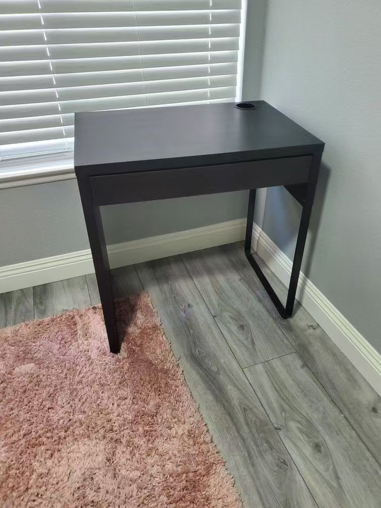 MICKE Black Desk