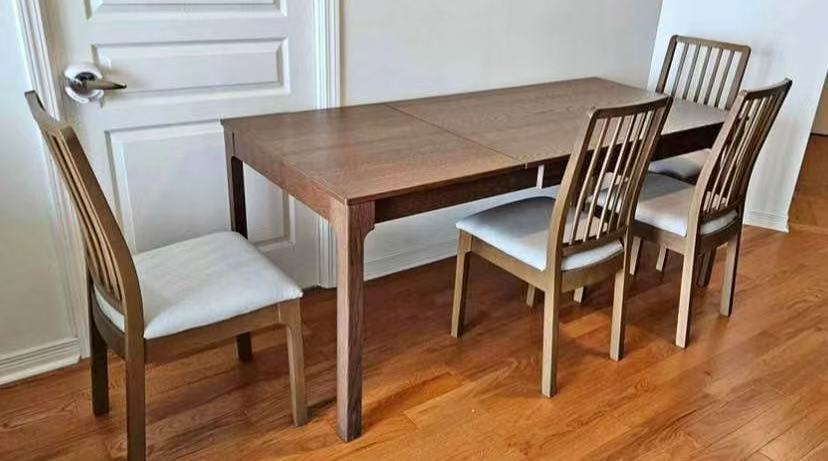 Standard Height Extendable Dining Table and 4 Chairs Set