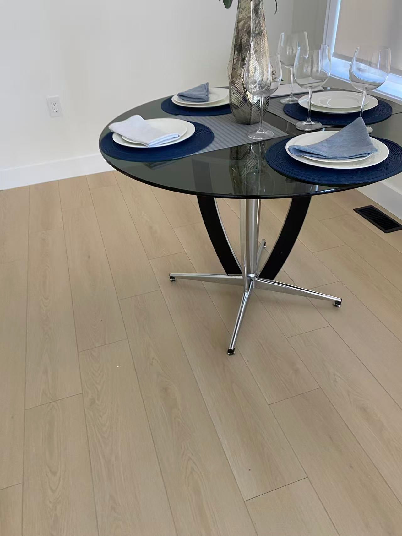 Round Glass Dining Table Rental – 115 cm Diameter